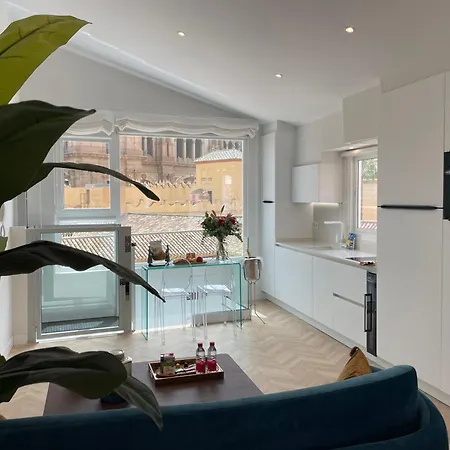 Cathedral Premium Front View * Malaga